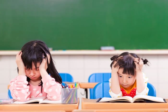 Dấu hiệu con đang bị stress và cách cùng bé vượt qua