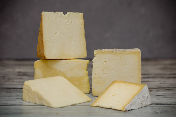 Buy the Caerphilly Mountain Gift Box - The Welsh Cheese Company