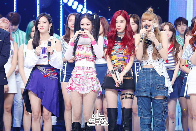 Bao năm rồi mà stylist của Black Pink vẫn đam mê cắt quần áo, đặc biệt là tình yêu bất diệt với style 'quần què' - Ảnh 3