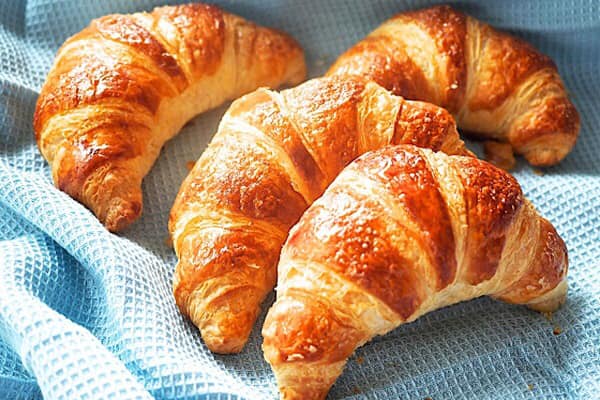 Bánh sừng bò (Croissant) – Sweet Cake In love