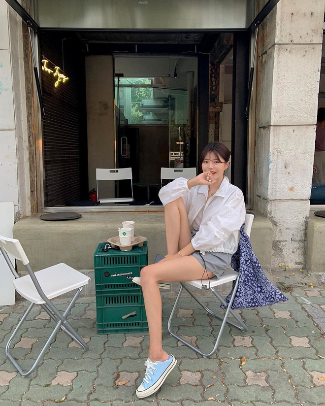 3 kiểu giày sneaker kinh điển mùa hè, nàng nào cũng nên có để outfit “lên hương” - Ảnh 5.