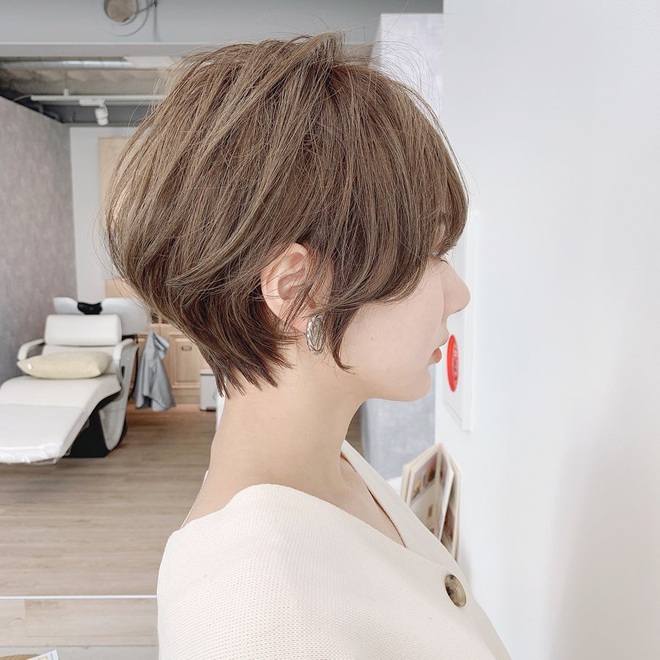 5 kiểu tóc trendy giúp tóc dày thêm vài lớp, nàng nào tóc mỏng nên học theo ngay - Ảnh 4. 5 kiểu tóc trendy giúp tóc dày thêm vài lớp, nàng nào tóc mỏng nên học theo ngay - Ảnh 4.