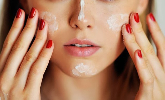 Kem chống nắng không phải cứ càng bôi nhiều thì càng tốt, đâu mới ...