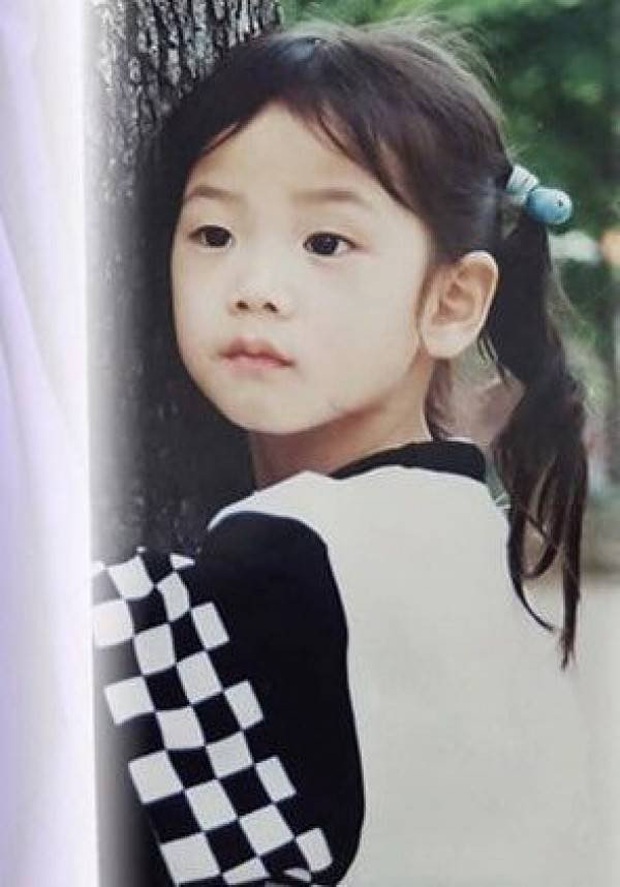 Netizen Hàn phát sốt với hành trình trưởng thành của Jisoo (BLACKPINK): Từ bé đến lớn chưa từng biết xấu là gì! - Ảnh 2. Netizen Hàn phát sốt với hành trình trưởng thành của Jisoo (BLACKPINK): Từ bé đến lớn chưa từng biết xấu là gì! - Ảnh 2.