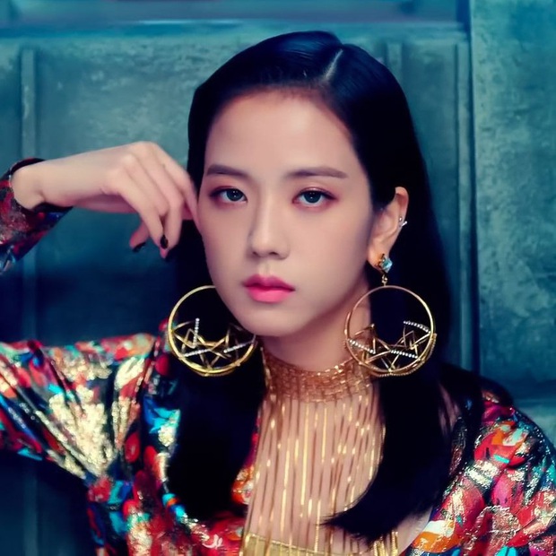 Netizen Hàn phát sốt với hành trình trưởng thành của Jisoo (BLACKPINK): Từ bé đến lớn chưa từng biết xấu là gì! - Ảnh 12. Netizen Hàn phát sốt với hành trình trưởng thành của Jisoo (BLACKPINK): Từ bé đến lớn chưa từng biết xấu là gì! - Ảnh 12.