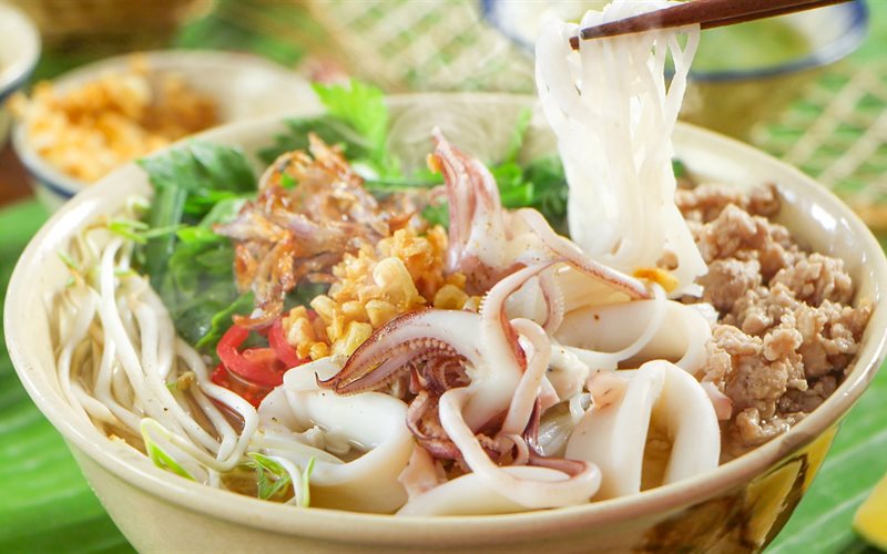 Món nước ngon cần có nước dùng chuẩn, và đây là bí quyết cho nồi nước dùng nấu nhanh - ngọt thơm và rất rẻ - Ảnh 1. Món nước ngon cần có nước dùng chuẩn, và đây là bí quyết cho nồi nước dùng nấu nhanh - ngọt thơm và rất rẻ - Ảnh 1.