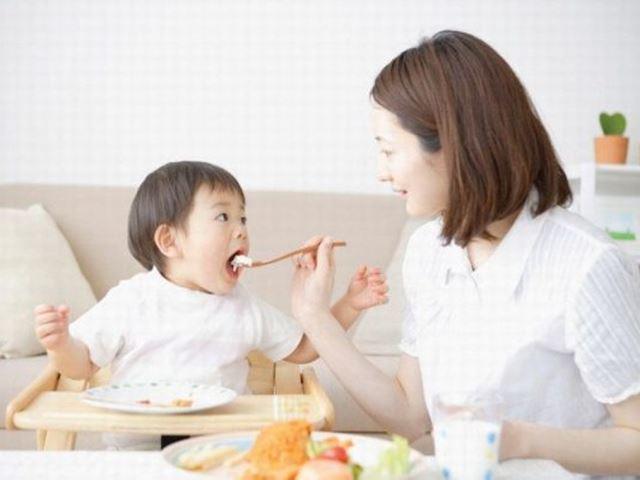 nguyen nhan va cach khac phuc chung bieng an o tre - 1