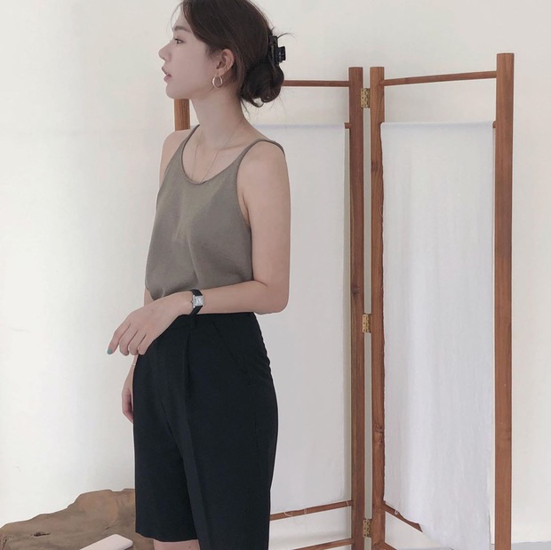 Hot bậc nhất hè này là quần shorts ống rộng và đây là 4 cách diện vừa sành điệu vừa hack dáng hết cỡ - Ảnh 9. Hot bậc nhất hè này là quần shorts ống rộng và đây là 4 cách diện vừa sành điệu vừa hack dáng hết cỡ - Ảnh 9.