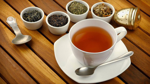 Uống trà đặc sau khi uống rượuMột số người nghĩ rằng uống trà ...