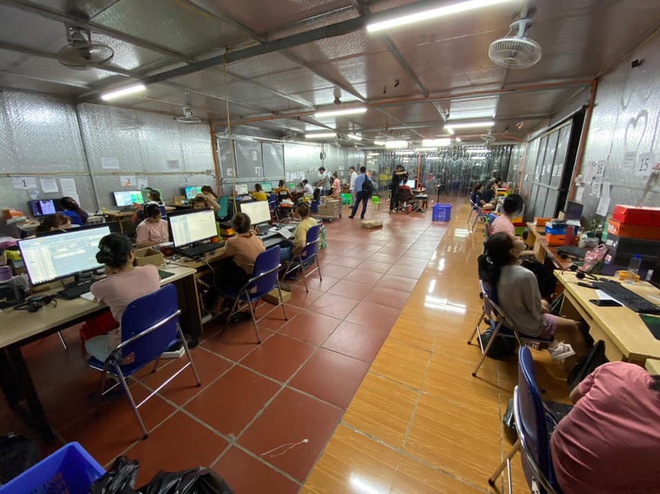 Gần 100 cảnh sát cơ động bắt kho hàng lậu 10.000 m2 bán online trên Facebook - 1