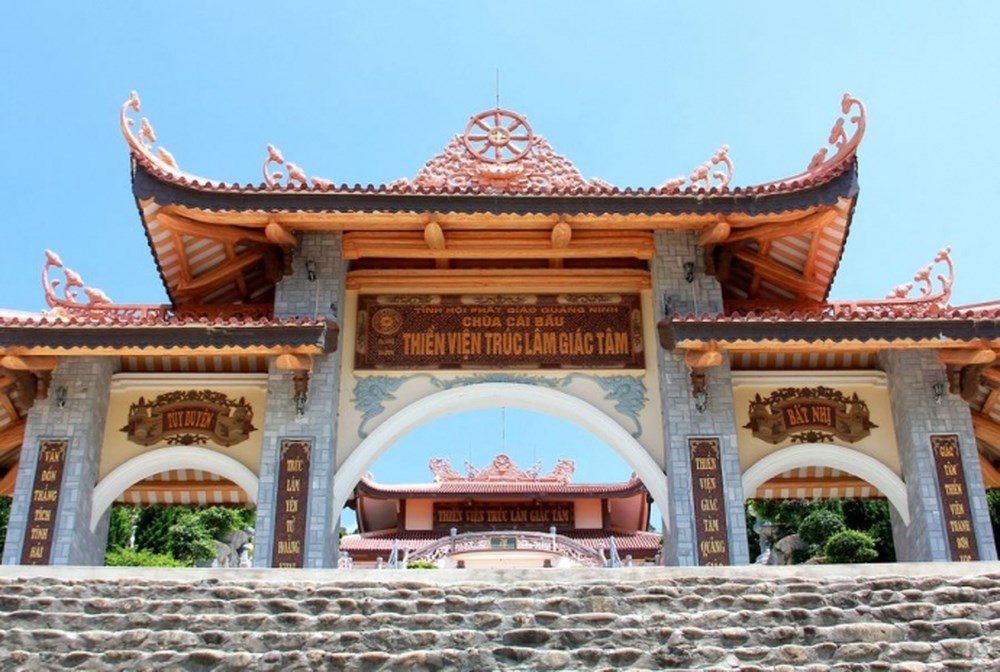 Chùa Cái Bầu ở Quảng Ninh – Điểm du lịch tâm linh