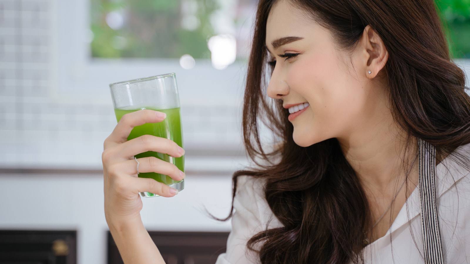 sao việt dưỡng nhan bằng muôn loại nước thần dủ màu sắc: hội mê xanh lá, hội nghiện màu cam - 3