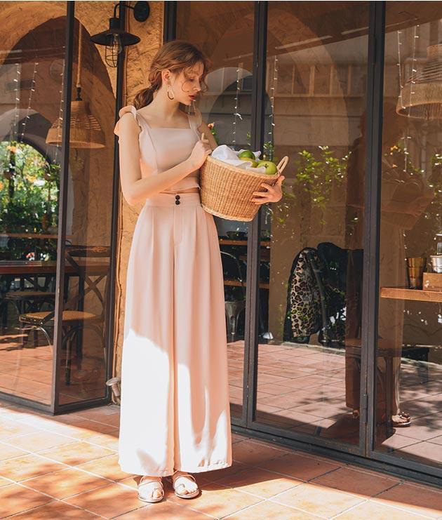 Điểm danh những item đậm chất summer không thể thiếu trong tủ đồ mùa hè của bạn - Ảnh 3. Điểm danh những item đậm chất summer không thể thiếu trong tủ đồ mùa hè của bạn - Ảnh 3.
