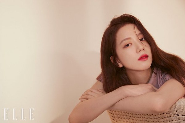 Bộ ảnh tạp chí mới của nữ thần Jisoo gây sốt, visual đỉnh đến mức vượt mặt cả 3 cô em trong BLACKPINK là có lý do cả - Ảnh 3. Bộ ảnh tạp chí mới của nữ thần Jisoo gây sốt, visual đỉnh đến mức vượt mặt cả 3 cô em trong BLACKPINK là có lý do cả - Ảnh 3.