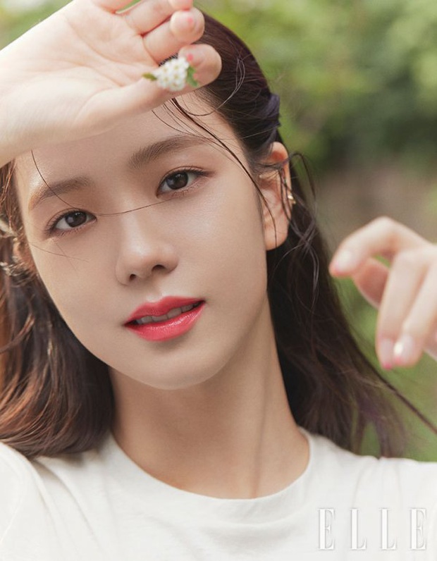 Bộ ảnh tạp chí mới của nữ thần Jisoo gây sốt, visual đỉnh đến mức vượt mặt cả 3 cô em trong BLACKPINK là có lý do cả - Ảnh 1. Bộ ảnh tạp chí mới của nữ thần Jisoo gây sốt, visual đỉnh đến mức vượt mặt cả 3 cô em trong BLACKPINK là có lý do cả - Ảnh 1.
