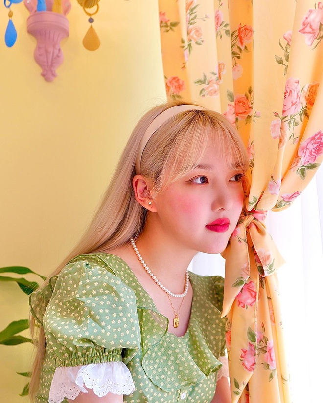 Muốn xinh kiểu sang xịn như sao Hàn, bạn chỉ cần sắm 5 món phụ kiện thân quen nhưng “hot hit” này - Ảnh 1. Muốn xinh kiểu sang xịn như sao Hàn, bạn chỉ cần sắm 5 món phụ kiện thân quen nhưng “hot hit” này - Ảnh 1.