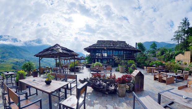 Đến 5 quán cà phê view đẹp độc đáo tại Sapa để có thể “chạm tay vào mây”: Trải nghiệm không gian đồi núi hùng vĩ, mây trời thơ mộng cho một kỳ nghỉ khó quên - Ảnh 11. Đến 5 quán cà phê view đẹp độc đáo tại Sapa để có thể “chạm tay vào mây”: Trải nghiệm không gian đồi núi hùng vĩ, mây trời thơ mộng cho một kỳ nghỉ khó quên - Ảnh 11.