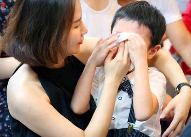 co giao mam non khuyen me chan thanh: con duoi 3 tuoi dung voi cho di hoc! - 3