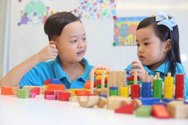 co giao mam non khuyen me chan thanh: con duoi 3 tuoi dung voi cho di hoc! - 1