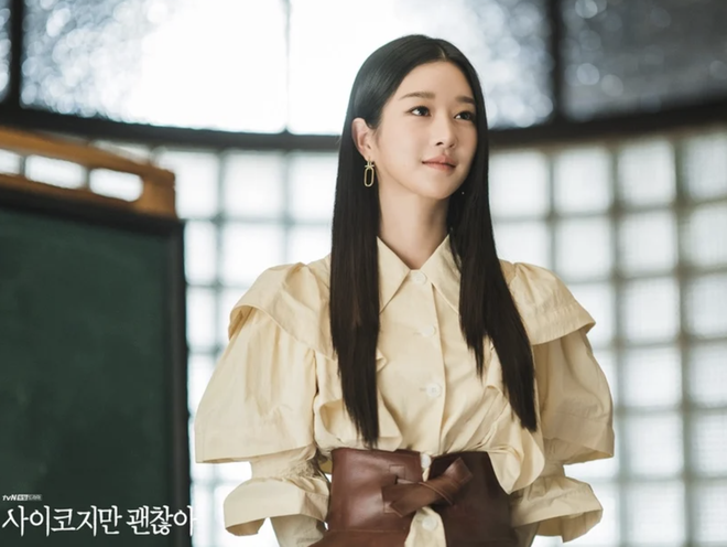 Style tóc của Seo Ye Ji trong “Điên Thì Có Sao”: Kiểu nào cũng sang, có buộc thấp đơn giản thì vẫn xinh và sexy phát hờn - Ảnh 2. Style tóc của Seo Ye Ji trong “Điên Thì Có Sao”: Kiểu nào cũng sang, có buộc thấp đơn giản thì vẫn xinh và sexy phát hờn - Ảnh 2.