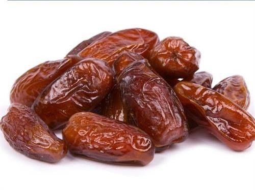 Quả chà là khô có màu nâu đem lại nguồn năng lượng dồi dào