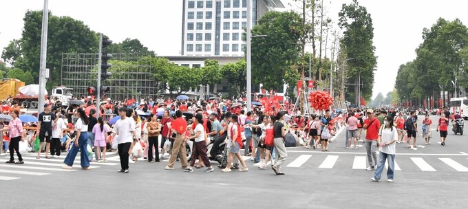 TP. Hà Nội bố trí 40 điểm phát lương thực, nhu yếu phẩm miễn phí cho người dân xem diễu binh, diễu hành trong ba ngày 27, 30/8 và 2/9