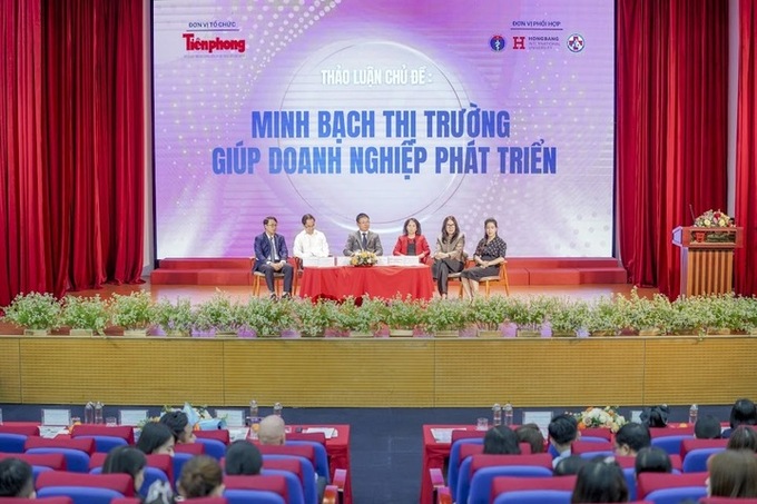 Các đại biểu tham dự Hội thảo