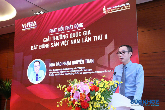 Nhà báo Phạm Nguyễn Toan - Phó Chủ tịch VNREA, Trưởng ban Tổ chức phát biểu tại buổi lễ