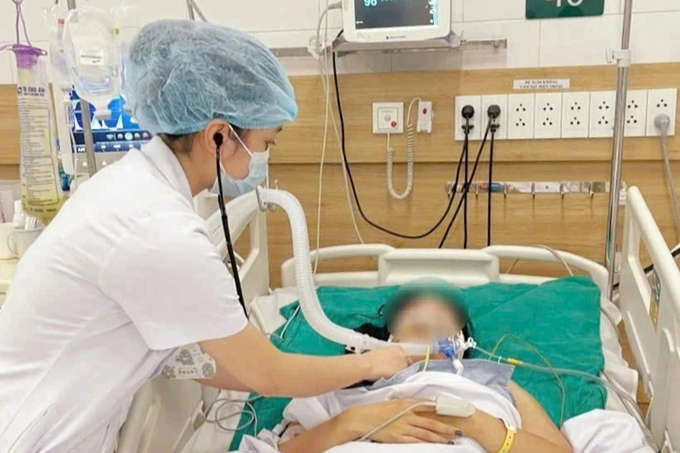 Bệnh nhân phải thở máy sau tiêm botox làm đẹp