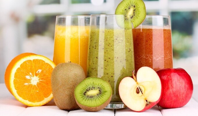 Nhiều loại đồ uống cũng giúp lọc độc tố, ngừa sỏi và giảm áp lực, góp phần duy trì chức năng thận khỏe mạnh.
