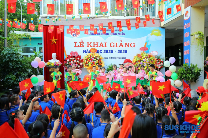 Lễ khai giảng năm học 2025 - 2026 tại trường Tiểu học Đồng Nhân (phường Hai Bà Trưng, Hà Nội) sáng ngày 5/9/2025