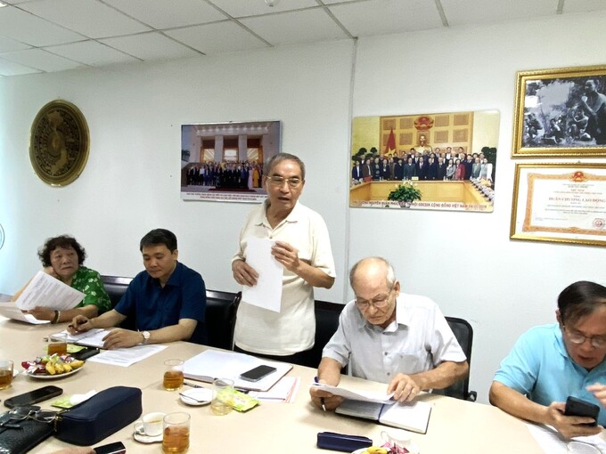 Ông Tạ Quang Vinh – Tổng Thư ký báo cáo kết quả hoạt động của Hội GDCSSKCĐ từ đầu năm đến nay  