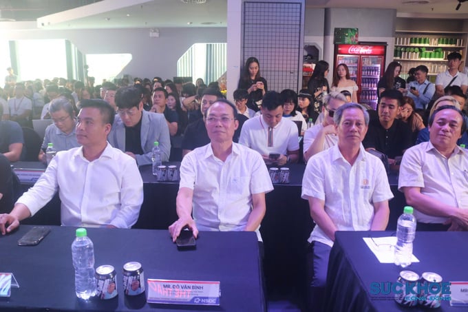 Các đại biểu tham dự buổi họp báo