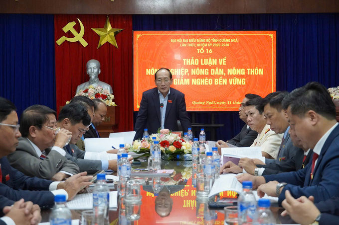 Tổ thảo luận số 16 do đồng chí Nguyễn Thanh Hà – Ủy viên Ban Thường vụ Tỉnh ủy, Bí thư Đảng ủy phường Kon Tum chủ trì