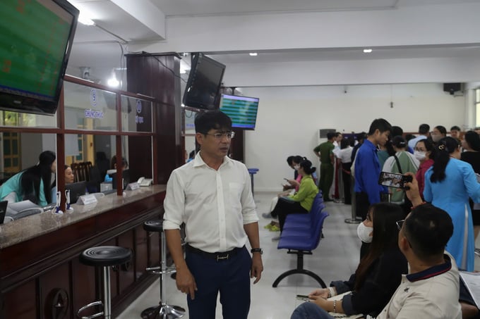 Người dân đến làm thủ tục ở phường Nha Trang ( Ảnh minh họa)