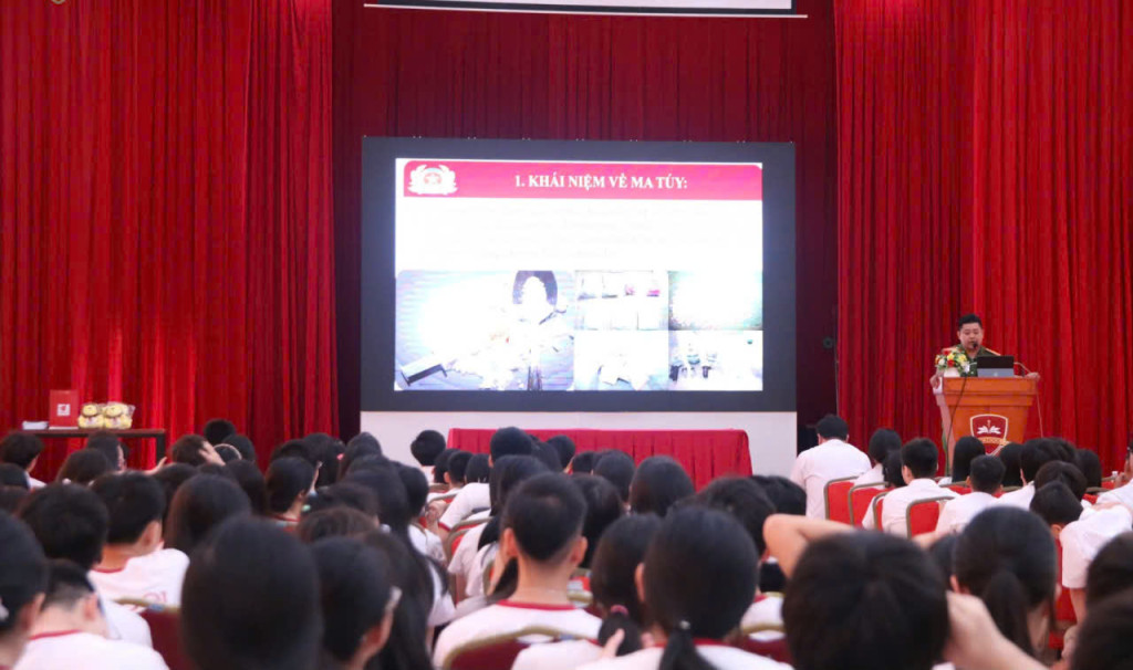 Toàn cảnh hoạt động ngoại khoá