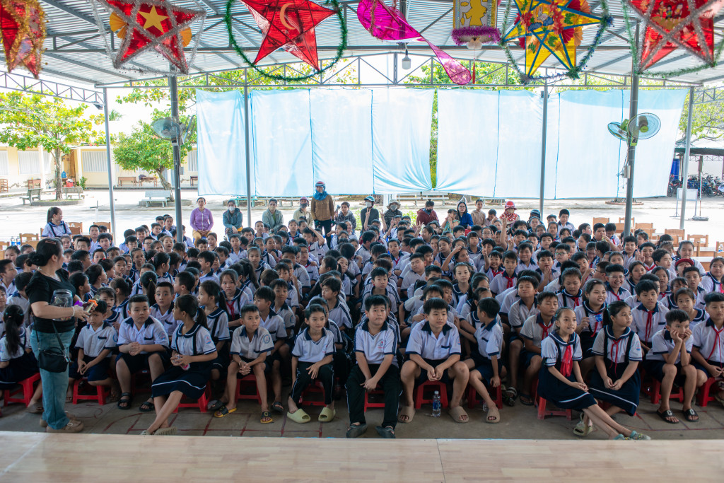 324 em nhỏ Trường Tiểu học Tiệm Tôm 2 tham gia chương trình