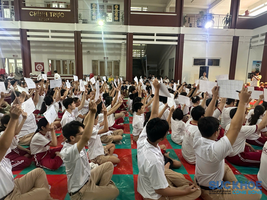 Các em học sinh tích cực tham gia (Ảnh: Thanh Huy)