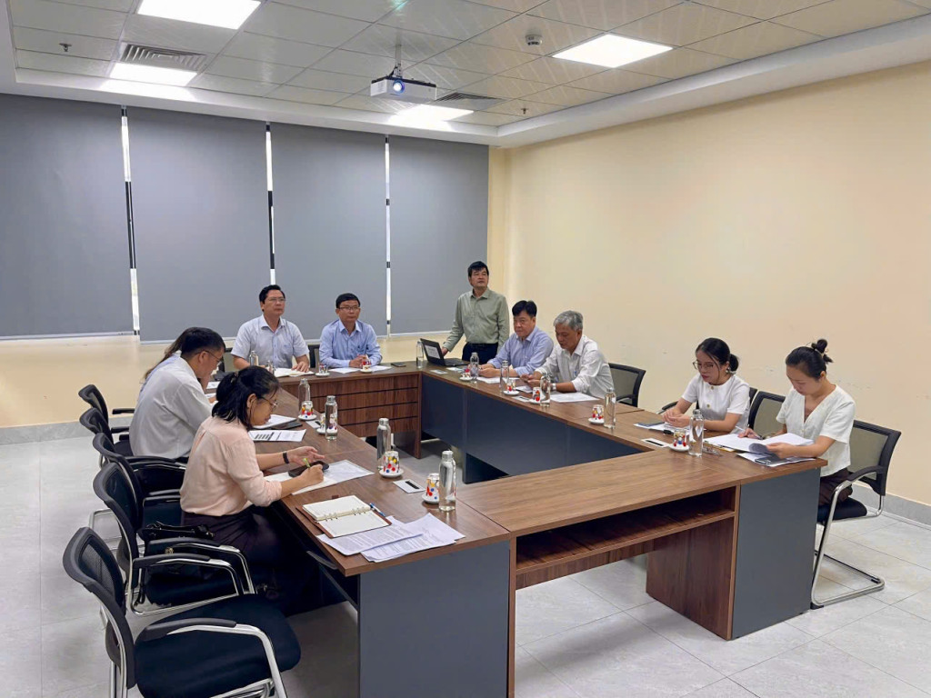 Quang cảnh cuộc họp
