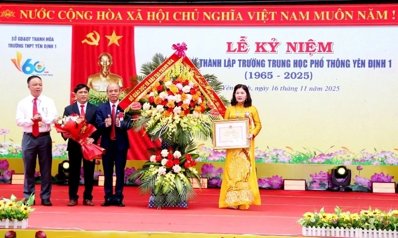 Trường THPT Yên Định I vinh dự được nhận Bằng khen của Bộ Giáo dục và Đào tạo