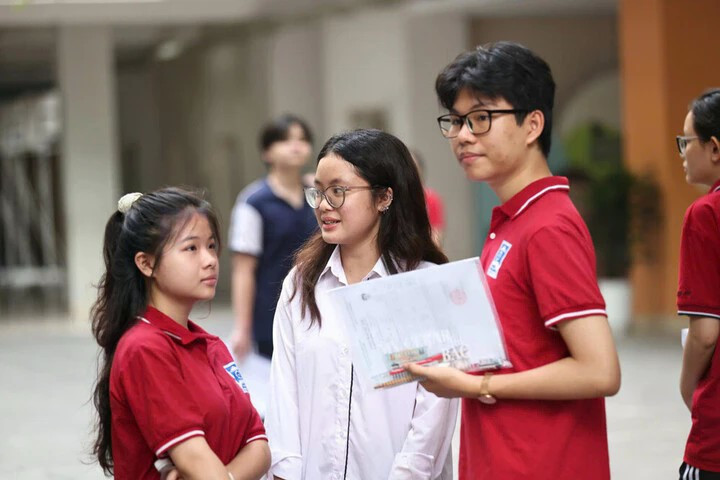 Thí sinh tham dự kỳ thi tốt nghiệp THPT năm 2025 (Ảnh minh hoạ)