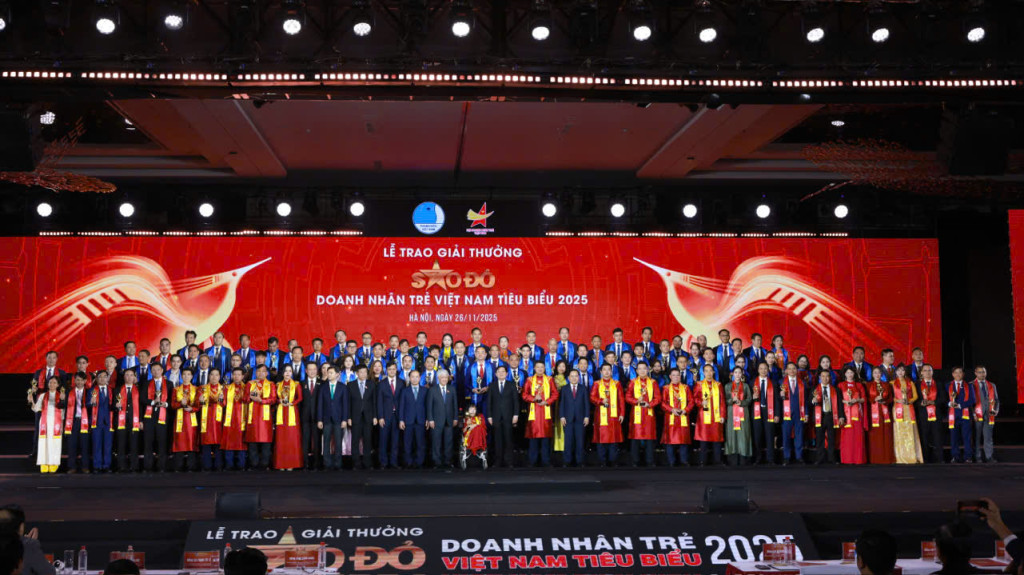 Lễ trao giải thưởng Sao Đỏ - Doanh nhân trẻ Việt Nam tiêu biểu 2025 vừa diễn ra tại Hà Nội