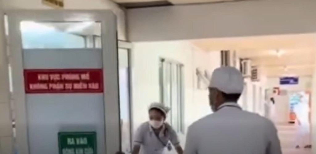 Các bác sĩ khẩn trương kích hoạt báo động đỏ nội viện (Ảnh: Bệnh viện Đa khoa Trung ương Cần Thơ)