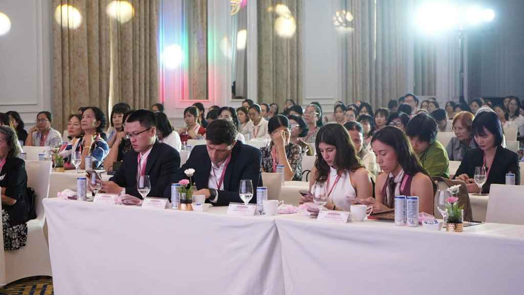Các đại biểu tham dự hội thảo