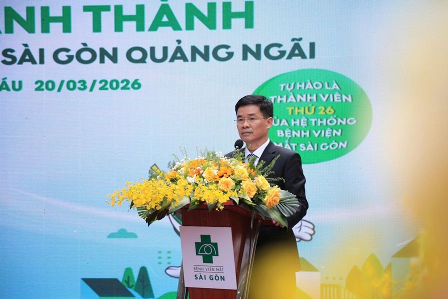 Ông Phạm Minh Đức - Giám đốc điều hành Bệnh viện Mắt Sài Gòn Quảng Ngãi phát biểu tại buổi lễ (Ảnh: HP)