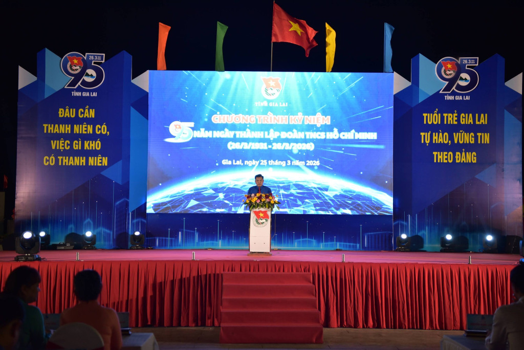 Anh Phạm Hồng Hiệp - Phó Chủ tịch UBMTTQ Việt Nam tỉnh, Bí thư Tỉnh đoàn Gia Lai phát biểu tại lễ kỷ niệm