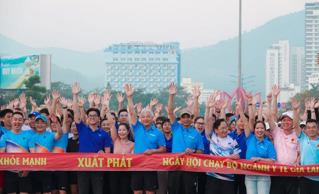 “Ngày hội chạy bộ ngành y tế Gia Lai - Vì một Việt Nam khỏe mạnh”, thu hút đông đảo cán bộ, nhân viên y tế tham gia