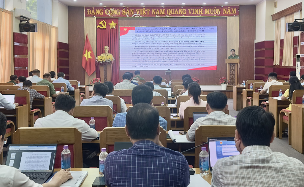 Toàn cảnh Hội nghị tập huấn chuyên sâu Luật PCCC và CNCH (Ảnh: Thanh Huy)