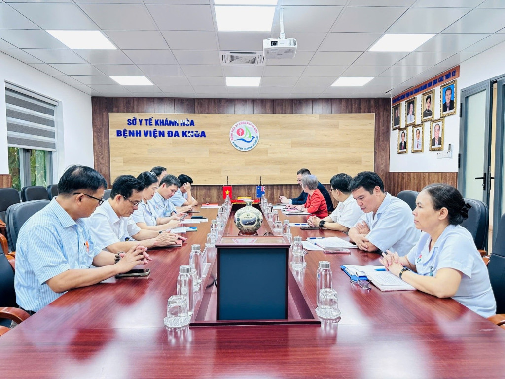 Toàn cảnh buổi làm việc (Ảnh: Bệnh viện Đa khoa Khánh Hòa)
