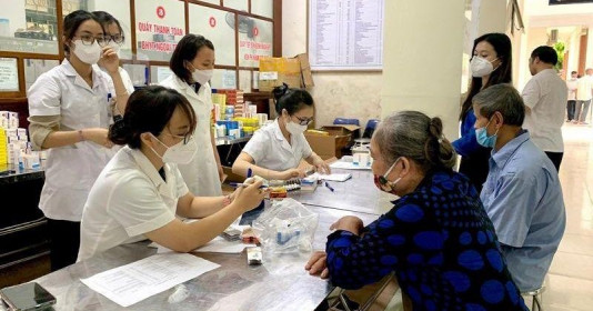 Ninh Bình: Hàng trăm người dân nghèo, chính sách được khám bệnh, phát thuốc miễn phí